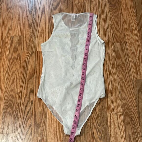Victoria’s Secret ivory lace bodysuit, Teddy, Negligee, mesh, Small - Picture 6 of 7